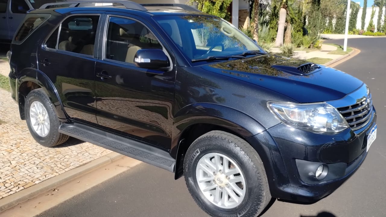 Hilux SW4 3.0 Diesel Automático.